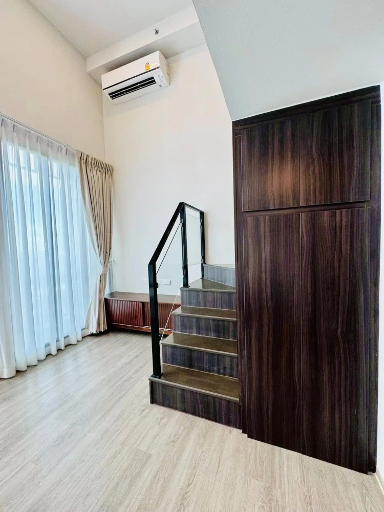 For rent: The Origin Plug & Play Ramintra. High ceiling, airy, not hot. Fully furnished and equipped with appliances. Don't miss out!