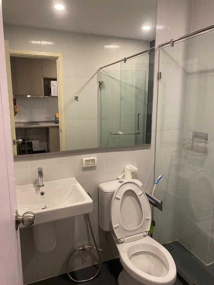 For rent THE ORIGIN Ram 209 Interchange, 21st floor, city view, fully furnished, nice room, reserve now.