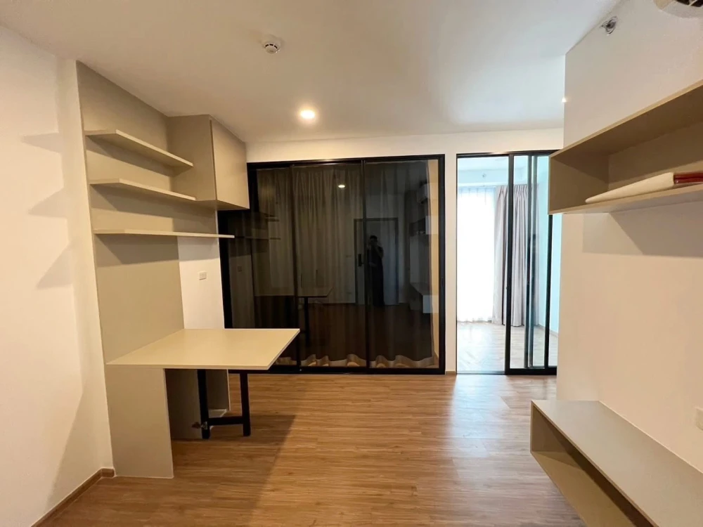 For rent THE ORIGIN Ram 209 Interchange, spacious room, lots of usable space, 24th floor, good location, beautiful view, not blocked, don't miss it.