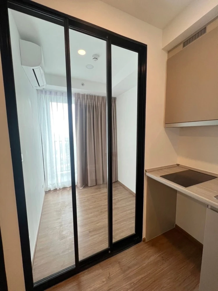 For rent THE ORIGIN Ram 209 Interchange, spacious room, lots of usable space, 24th floor, good location, beautiful view, not blocked, don't miss it.