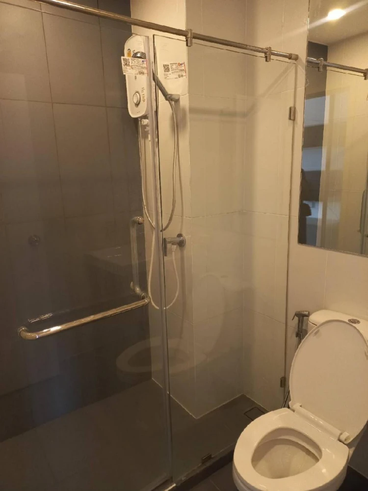 For rent: THE ORIGIN Ram 209 Interchange, a nice room, complete with furniture and appliances. Just come and move in.