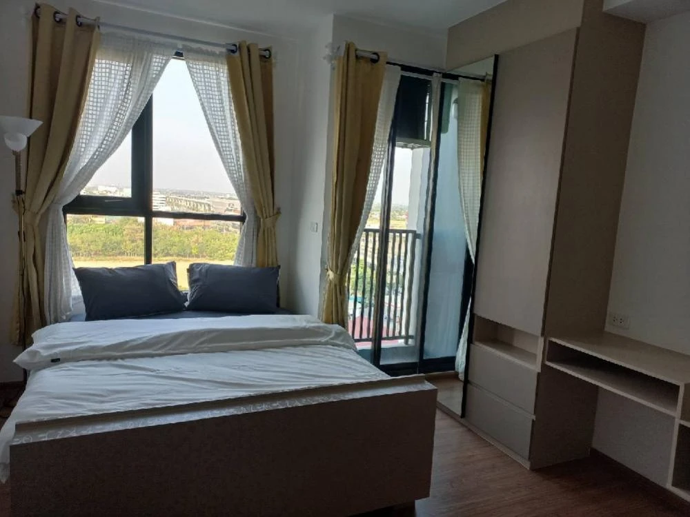 For rent: THE ORIGIN Ram 209 Interchange, a nice room, complete with furniture and appliances. Just come and move in.