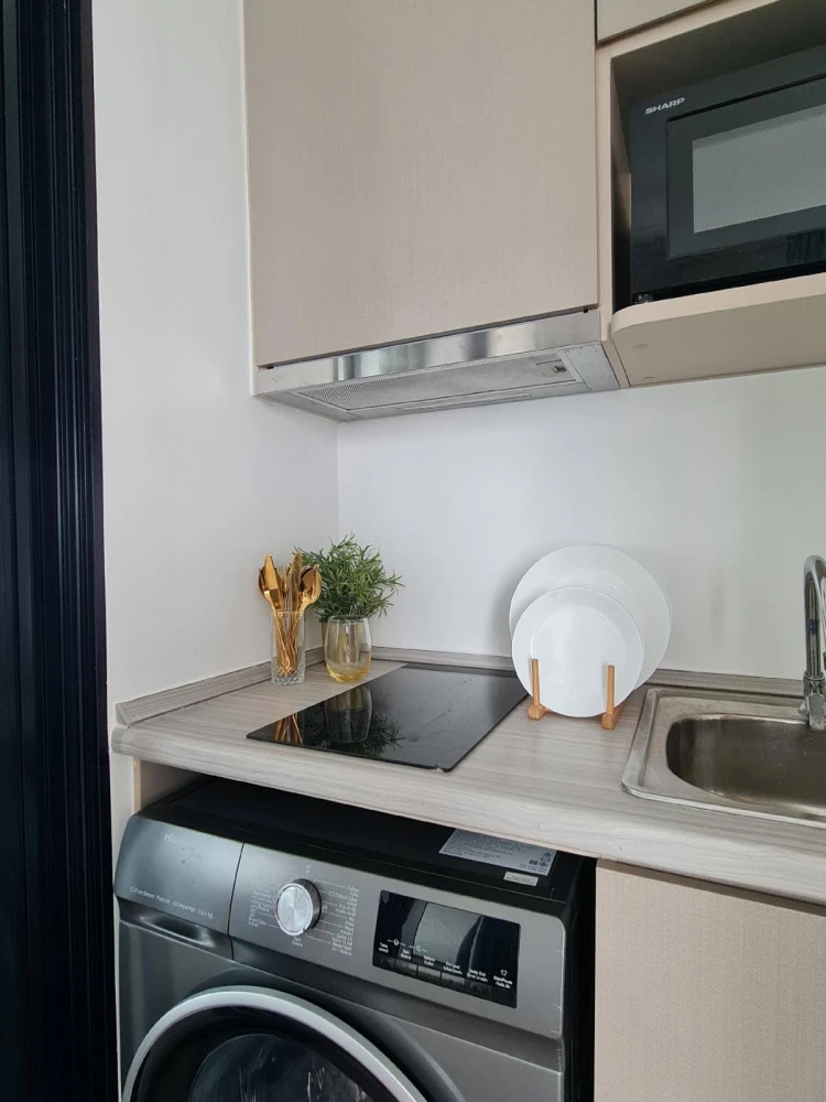 For rent: THE ORIGIN Ram 209 Interchange, private corner unit on the top floor. Book now! Don't miss this opportunity.