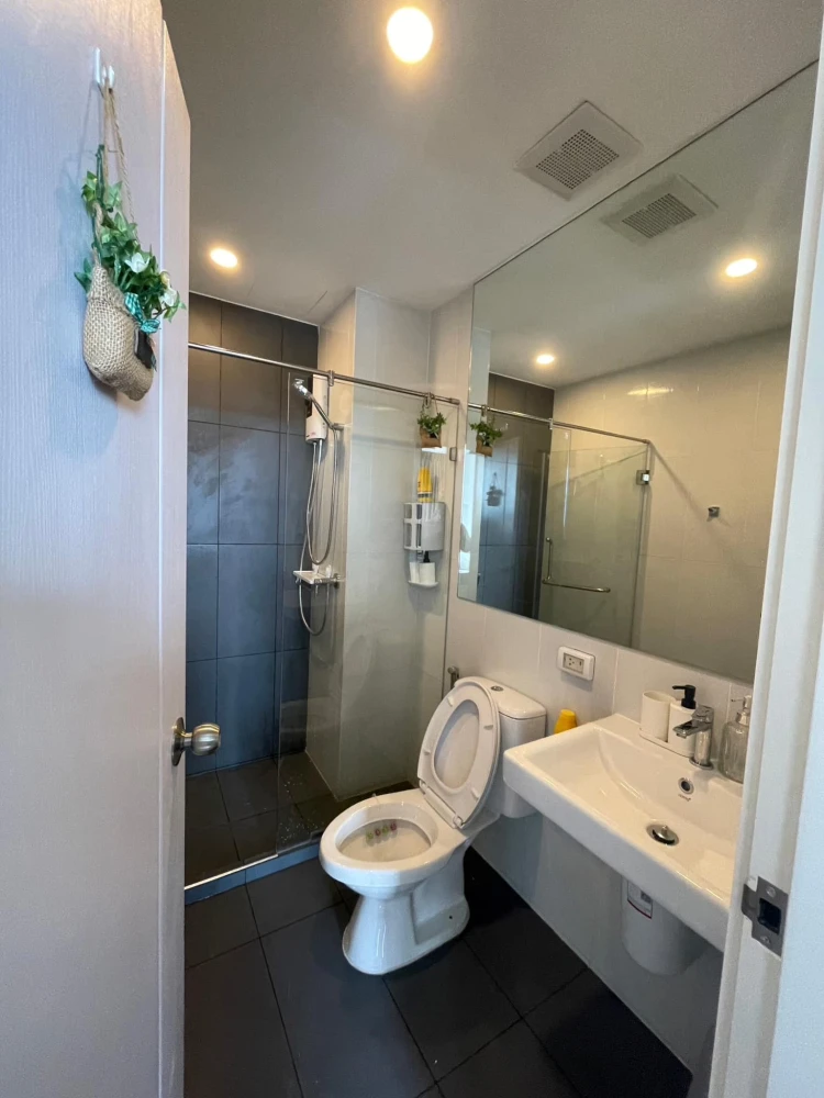 For rent: The origin Ram209Interchange, well-separated room, fully equipped with amenities. Hurry and reserve now!