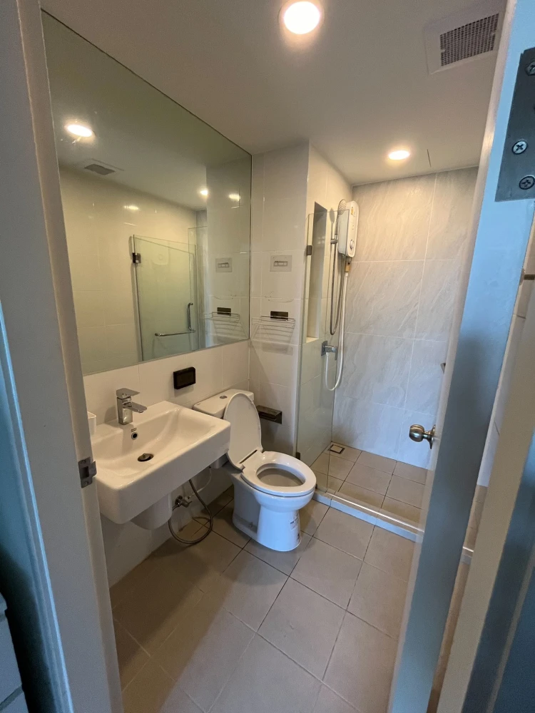 For rent: The Origin Ramintra 83 Station, 1 bedroom, 1 bathroom, 3rd floor. Fully furnished. Book now!