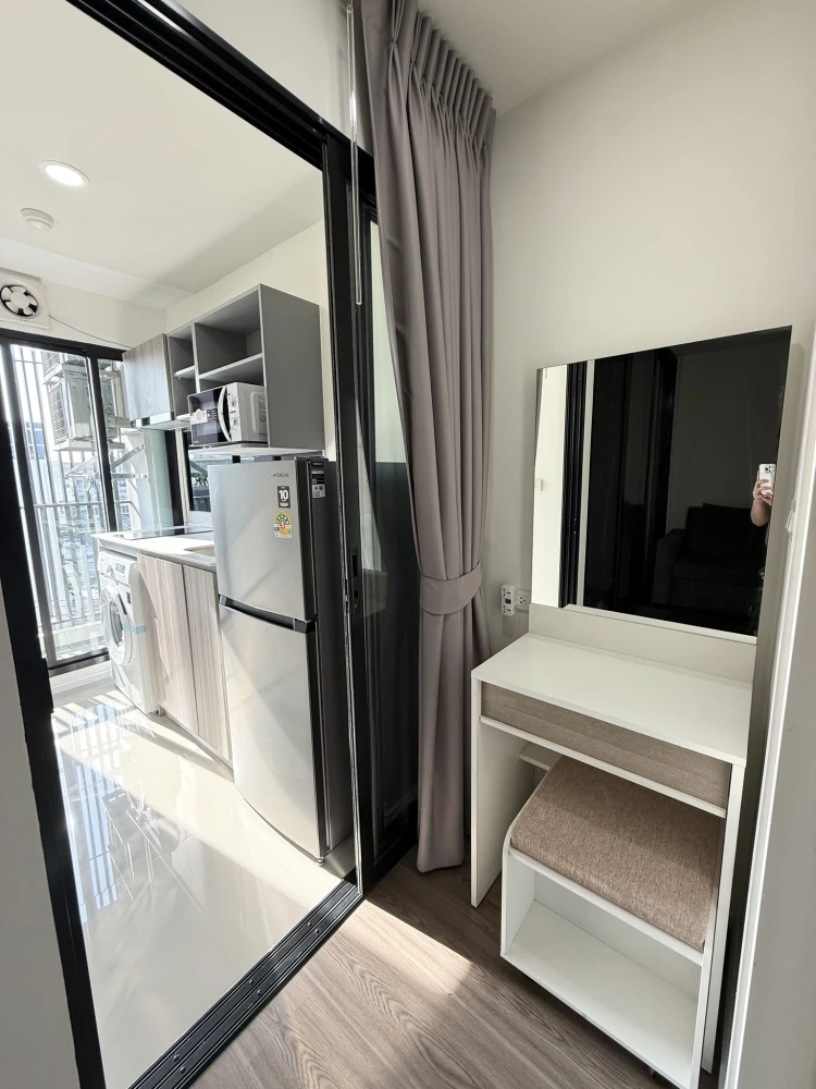For rent: The Origin Ramintra 83 Station, Building A, the only building with facilities, including a gaming table and chair, with LAN cable. You can't
