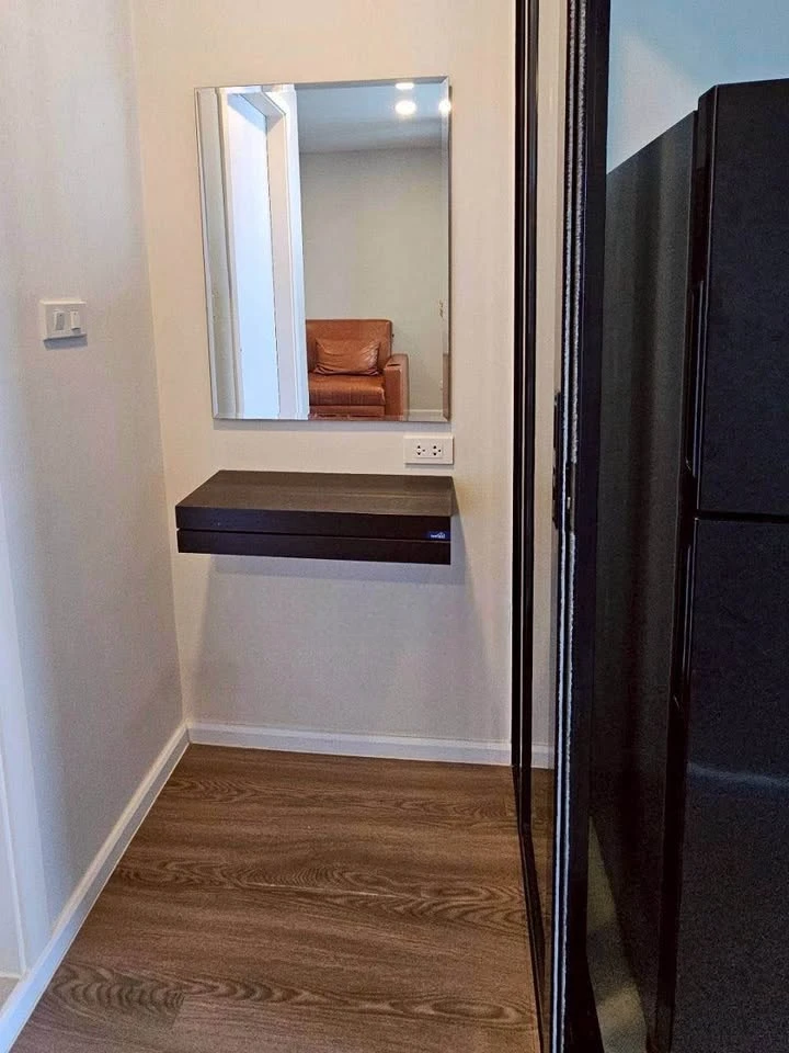 For rent: The Origin Ramintra 83 station, Building E, 8th floor (top floor). No opposite unit, next to the library, offering privacy.