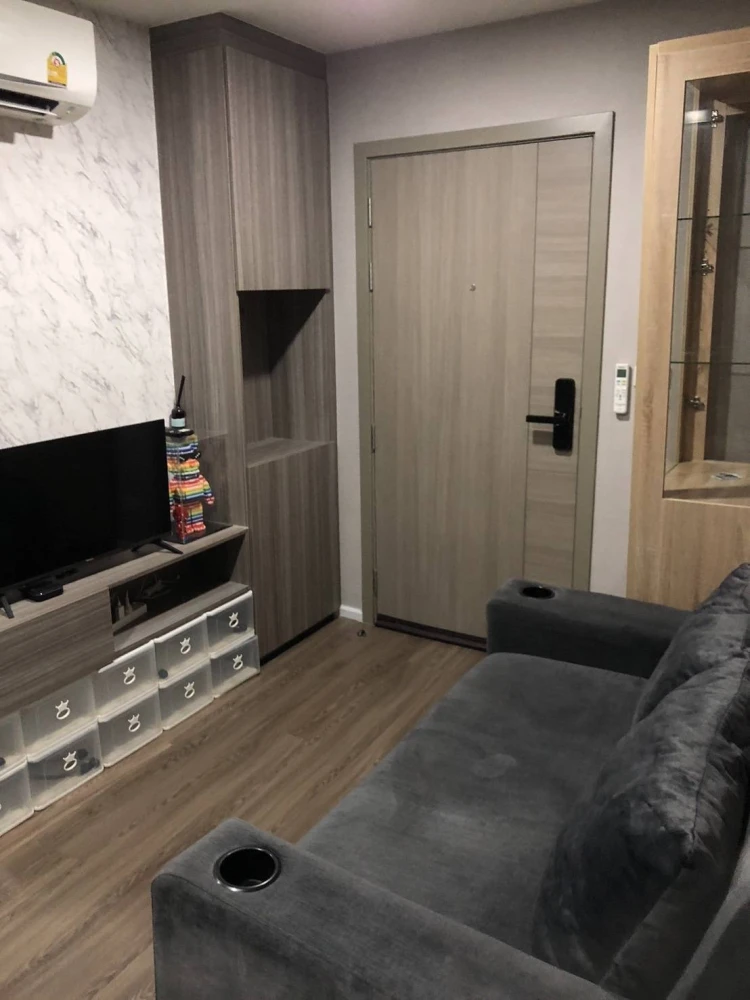 For rent: The Origin Ramintra 83 Station, a nice room, comes with furniture and complete facilities. Book now.