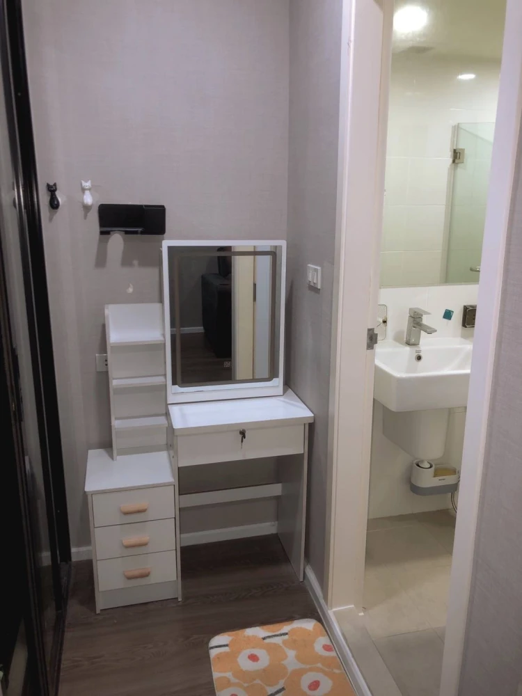 For rent: The Origin Ramintra 83 Station, a nice room, comes with furniture and complete facilities. Book now.
