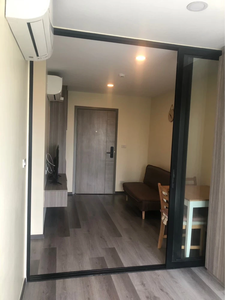 For rent: The Origin Ramintra 83 Station, a comfortable room with complete furniture and amenities. Open and airy view. Reserve now!