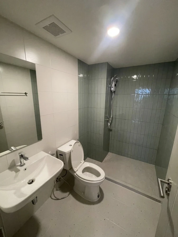 For rent: The Origin Sukhumvit - Praksa, high floor unit, fully furnished + complete appliances. Book now!