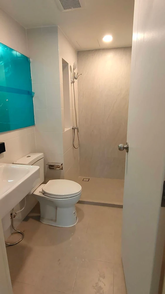 For rent: THE ORIGIN Sukhumvit 105, 7th floor, pool view. Book now! Don't miss out!