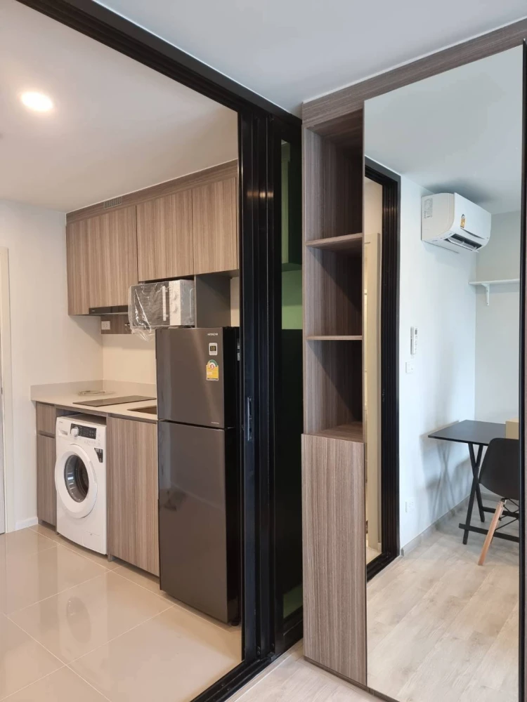 For rent: The Origin Sukhumvit 105, beautiful pool view, airy, spacious, walk-in closet, fully furnished, just bring your bags and move in.
