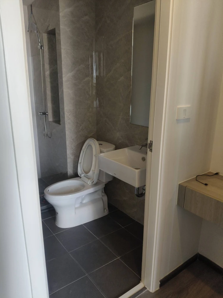 For rent: THE ORIGIN Sukhumvit Sailuat E22 Station. Ready to move in, fully furnished. Book now!