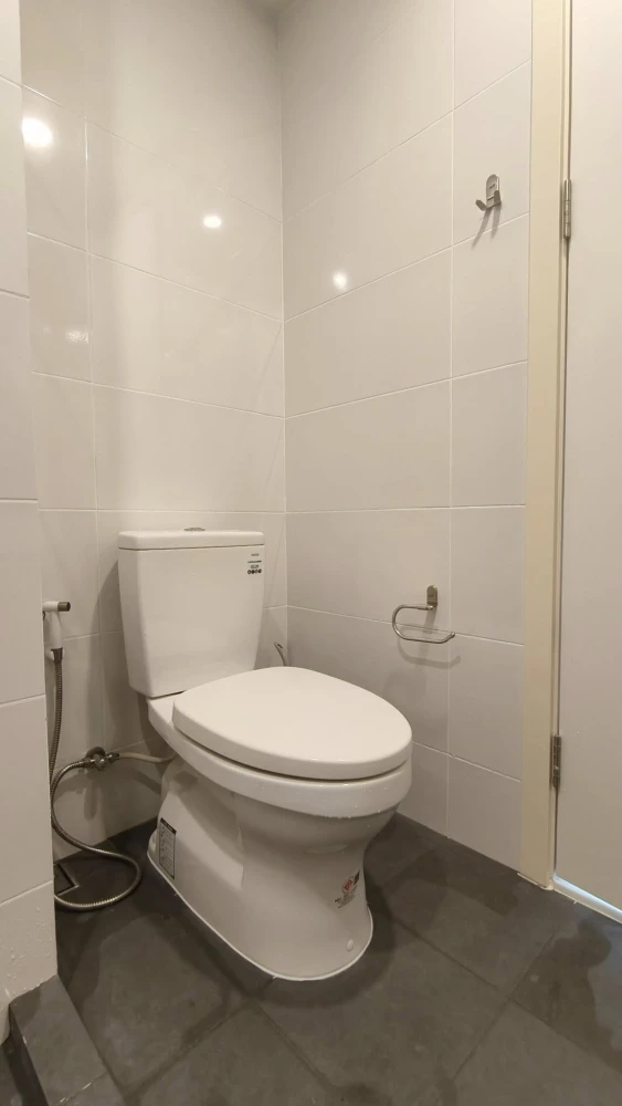 For rent: THE ORIGIN Sukhumvit Sailuat E22 Station. Ready to move in, fully furnished. Affordable price. Book now!