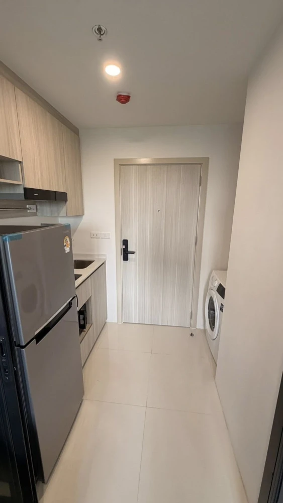 Studio apartment for rent at THE ORIGIN Sukhumvit Sailuat E22 Station, 3rd floor (not high floor). Special price available now!
