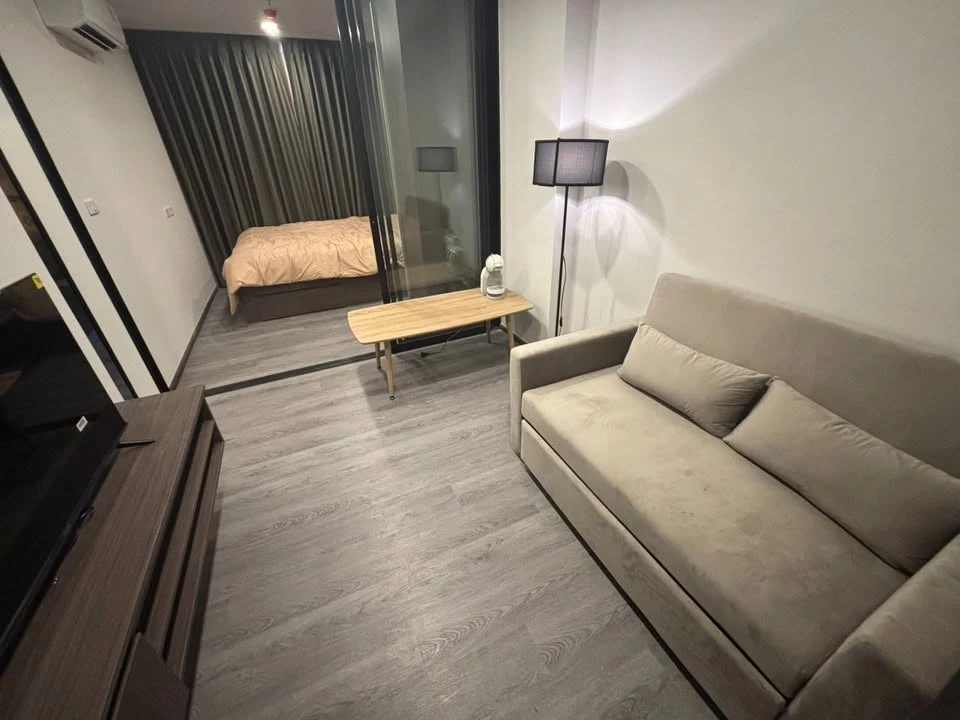 For rent: The Origin Lat Phrao-Bang Kapi, 17th floor, open view, no buildings blocking, fully furnished and equipped, ready to move in.