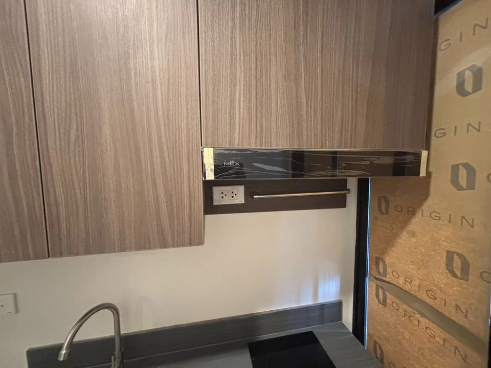 For rent: The Origin Lat Phrao-Bang Kapi, 17th floor, open view, no buildings blocking, fully furnished and equipped, ready to move in.