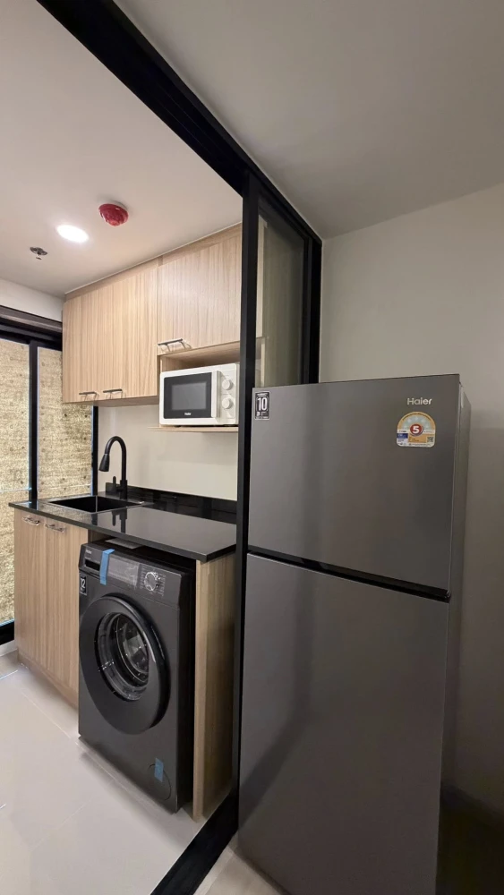For rent: The Origin Sukhumvit - Phraeksa. Nice room on the 10th floor with city views, quiet and ready to move in.