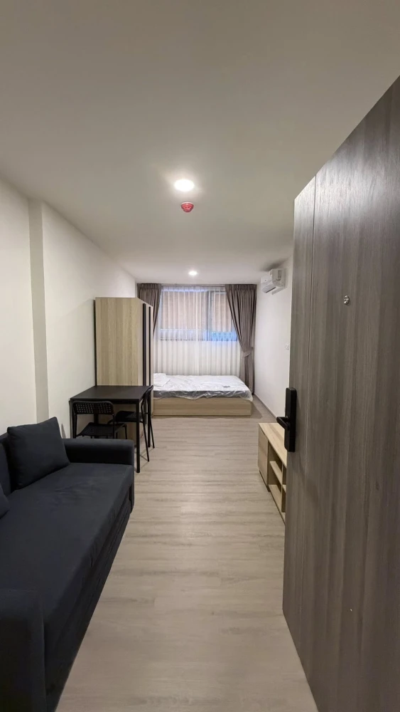 For rent: The Origin Sukhumvit - Phraeksa. Nice room on the 10th floor with city views, quiet and ready to move in.