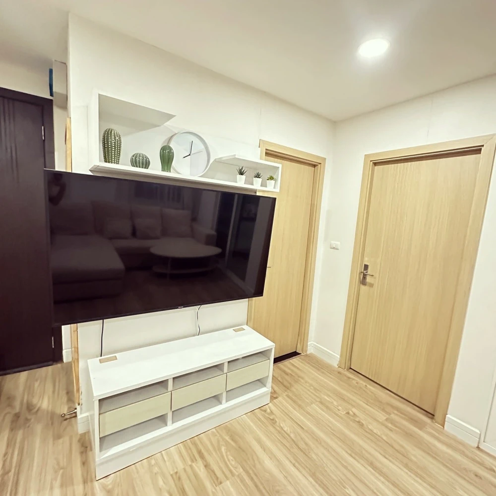 For rent: The Oscar Condo, separate room, wide balcony, comes with complete facilities, book now before you miss out++