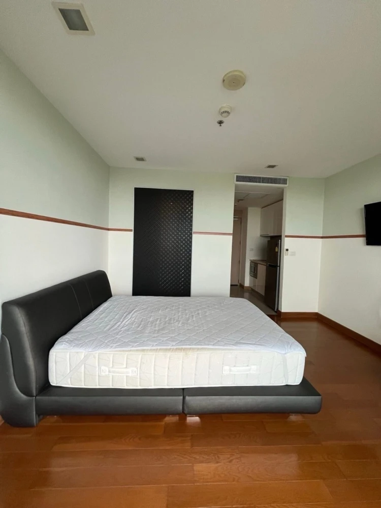 For rent: The Palm Wongamat Beach Pattaya, 9th floor. Nice, fully furnished unit. Book now!