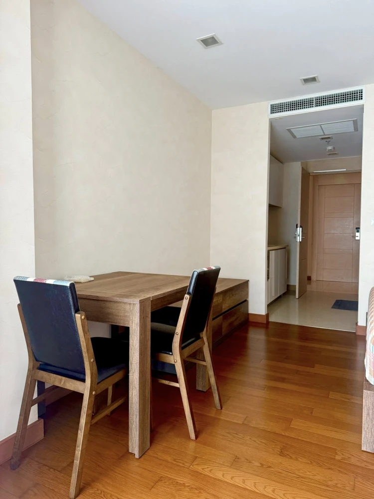 For rent sell: The Palm Wongamat Beach Pattaya, 9th floor, beautiful room, fully furnished, book now, don't miss out.