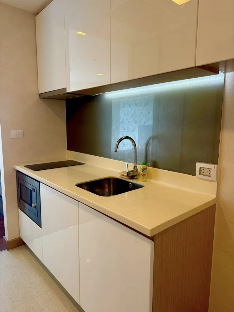 For rent sell: The Palm Wongamat Beach Pattaya, 9th floor, beautiful room, fully furnished, book now, don't miss out.