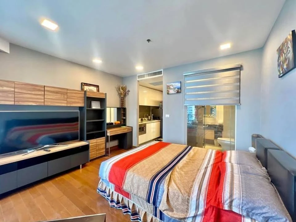 For rent: The Palm Wongamat Beach Pattaya, a nice room with complete furniture, good location, beautiful view, reserve now.
