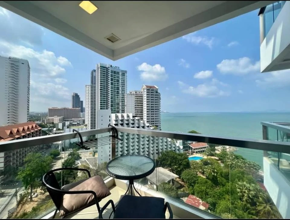 For rent: The Palm Wongamat Beach Pattaya, a nice room with complete furniture, good location, beautiful view, reserve now.