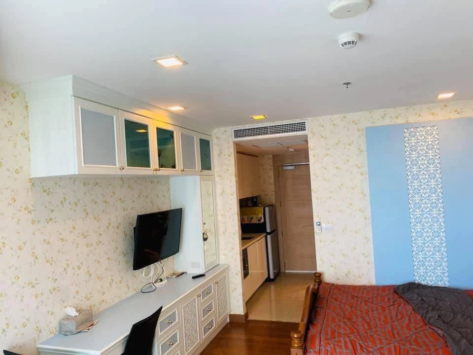 For rent: The Palm Wongamat, high floor room, ready to move in, next to the beach. Good like this, hurry and reserve it+++