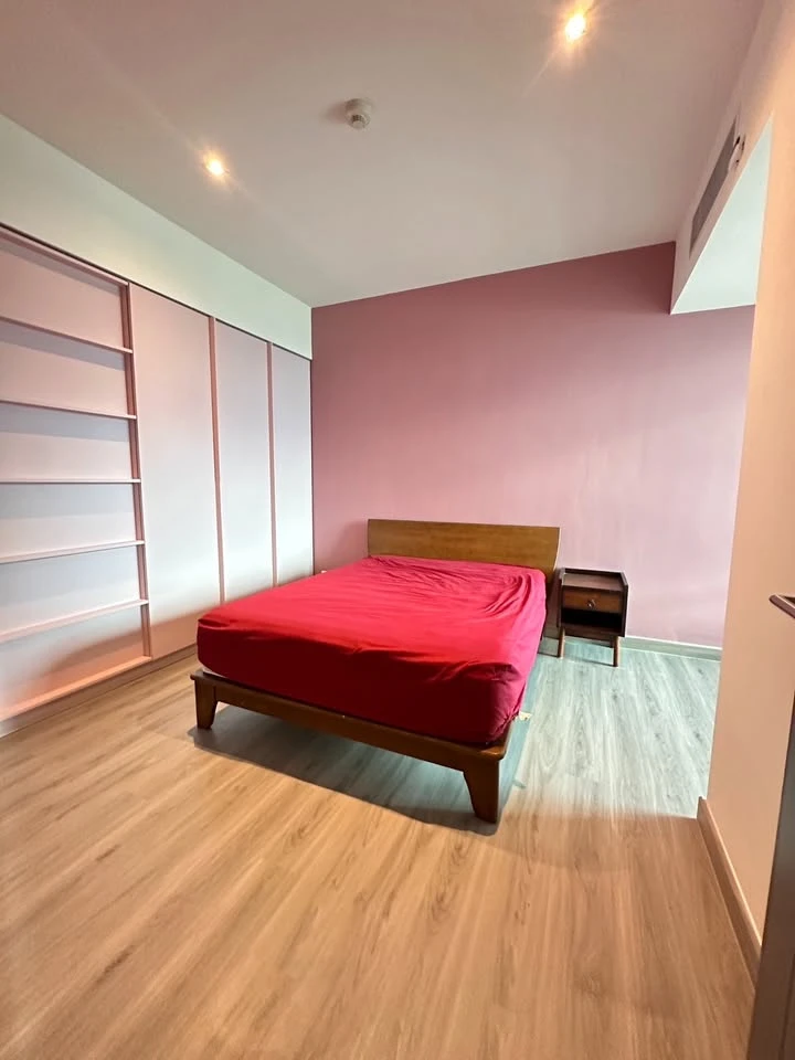 For rent: The Pano, spacious room, lots of usable space, decorated in a controlled tone, good location, comes with complete furniture, don't miss it.