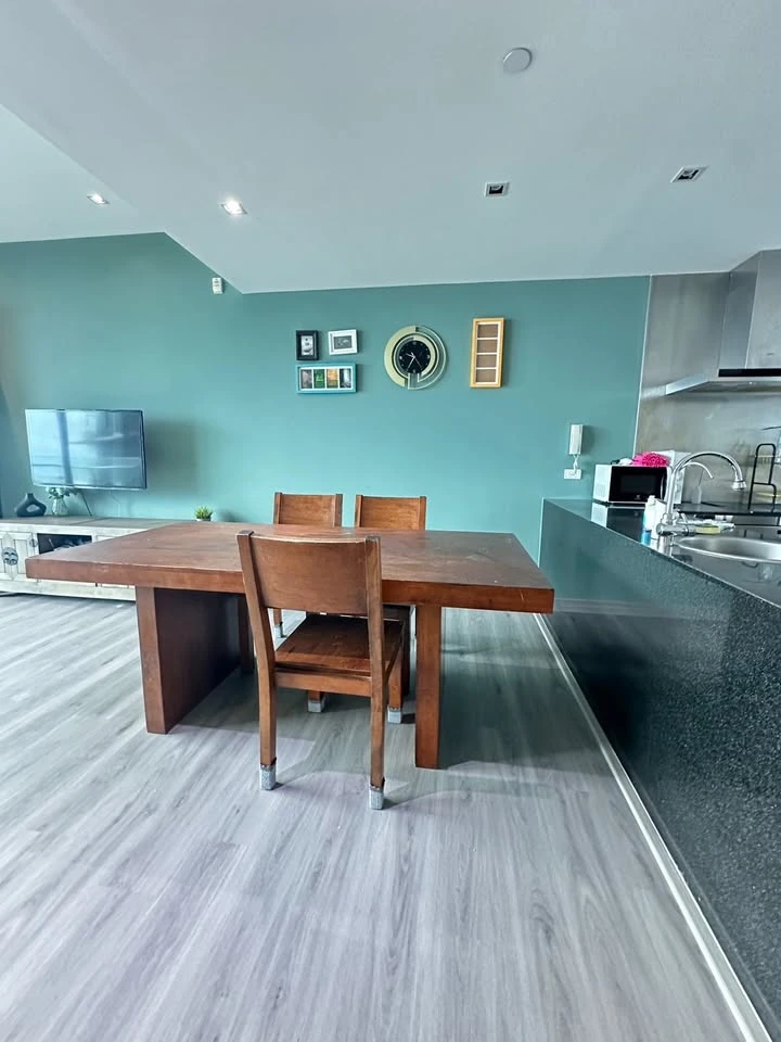 For rent: The Pano, spacious room, lots of usable space, decorated in a controlled tone, good location, comes with complete furniture, don't miss it.