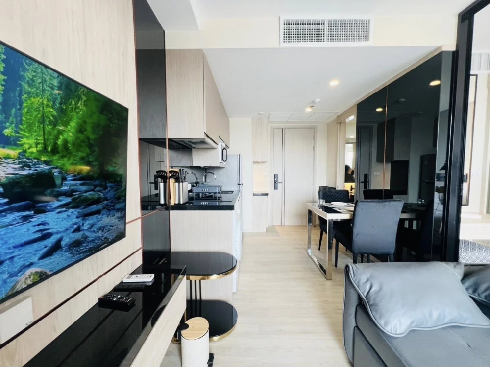 For rent The Panora Pattaya 1 bedroom 1 bathroom, lots of usable space, sea view from high floor, hurry and book now.