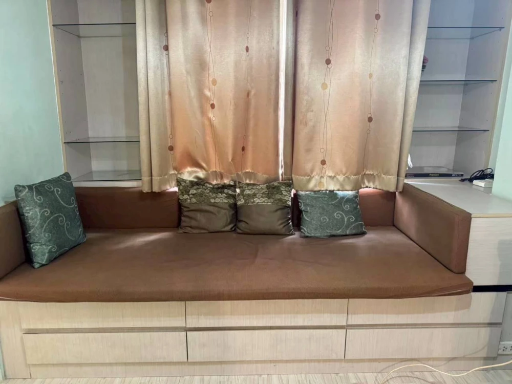 For rent: The Parkland Bangna, 3rd floor unit with high-quality built-in furniture and complete amenities. Don't miss out!