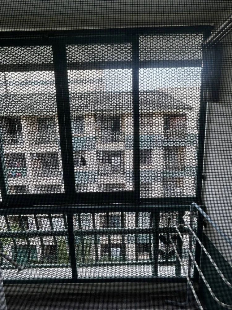 For rent: The Parkland Bangna, 8th floor unit. Fully furnished with amenities and an unobstructed view. Book now!