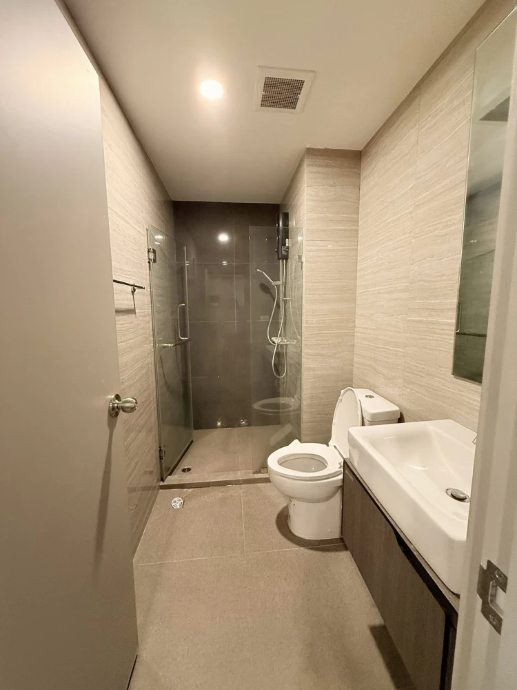 2-bedroom fully furnished apartment for rent at The Parkland Charan–Pinklao. Book now! Don't miss out!