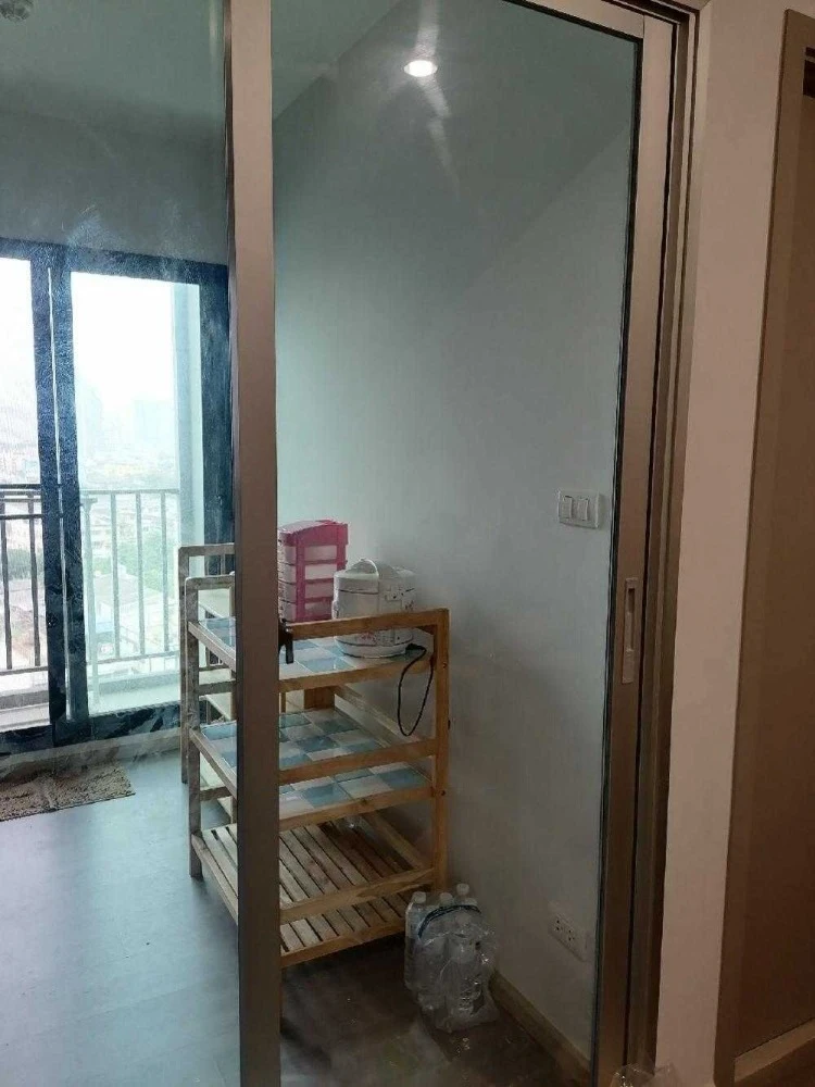 For rent: The Parkland Charan–Pinklao, 11th floor. Nice, fully furnished unit. Book now! Don't miss out!