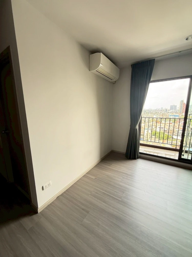 For rent: The Parkland Charan–Pinklao, 15th floor, corner room, airy, spacious, comfortable. Reserve now, don't miss out!