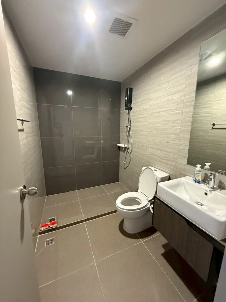 For rent: The Parkland Charan–Pinklao, 15th floor, corner room, airy, spacious, comfortable. Reserve now, don't miss out!