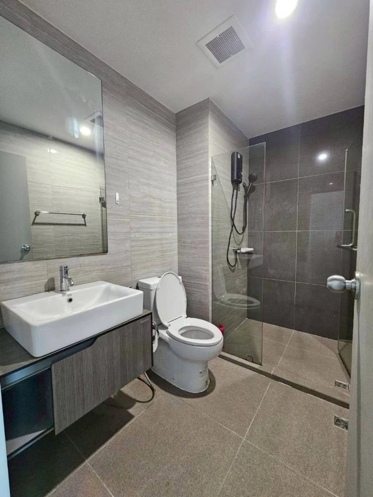 For rent: The Parkland Charan–Pinklao, 19th floor, fully furnished, ready to move in. Book now!