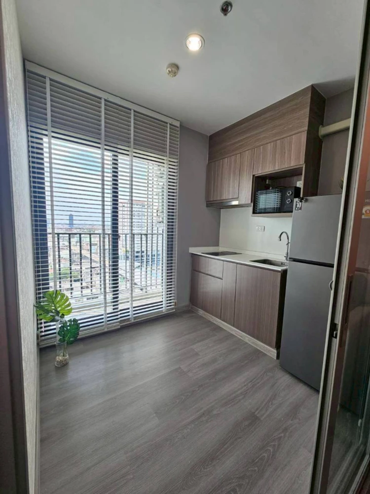 For rent: The Parkland Charan–Pinklao, 19th floor, fully furnished, ready to move in. Book now!