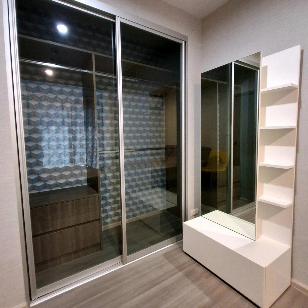 For rent: The Parkland Charan–Pinklao, 7th floor, fully furnished unit. Book now! (Urgent!)