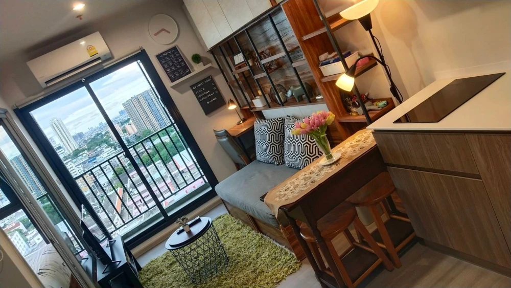 For rent: The Parkland Charan–Pinklao, ready-to-move-in room, fully furnished, just bring your suitcase and move in. Hurry and reserve now before it's