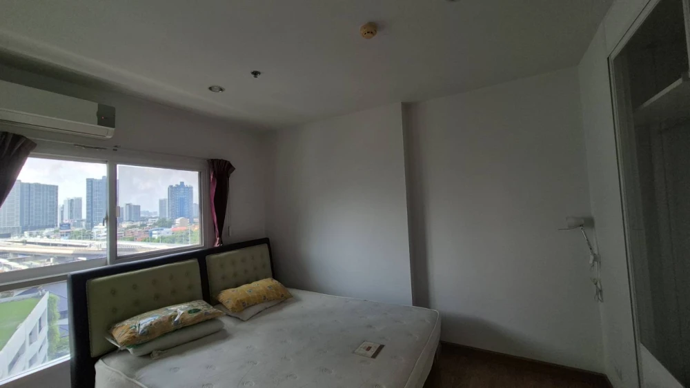 For rent: The Parkland Grand Taksin, high floor, ready to move in, appliances included + fully furnished, reserve now!
