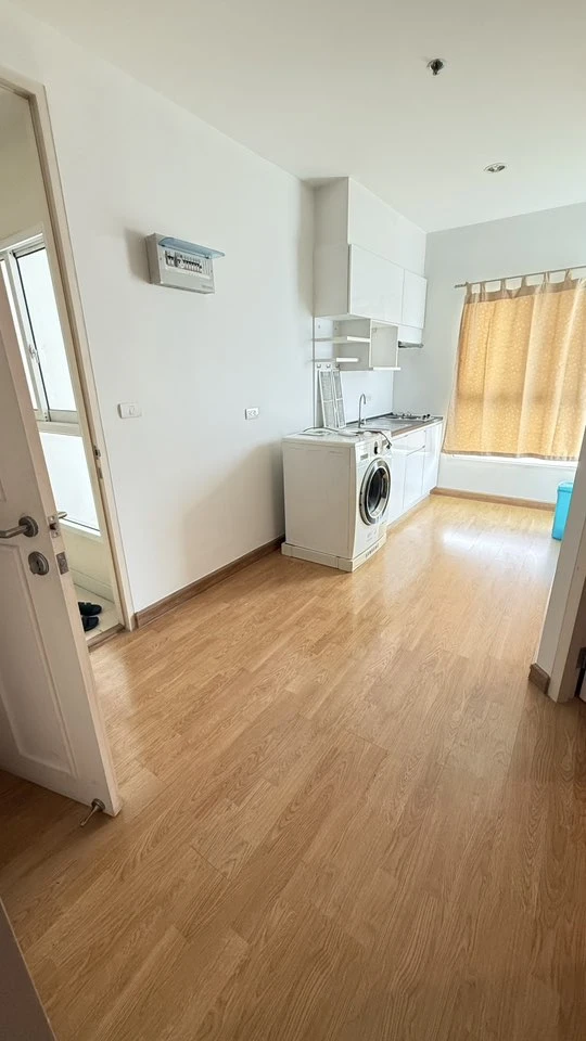 For rent: The Parkland Grand Taksin, a nice room, good location, 25th floor, convenient transportation, fully furnished, don't miss it.