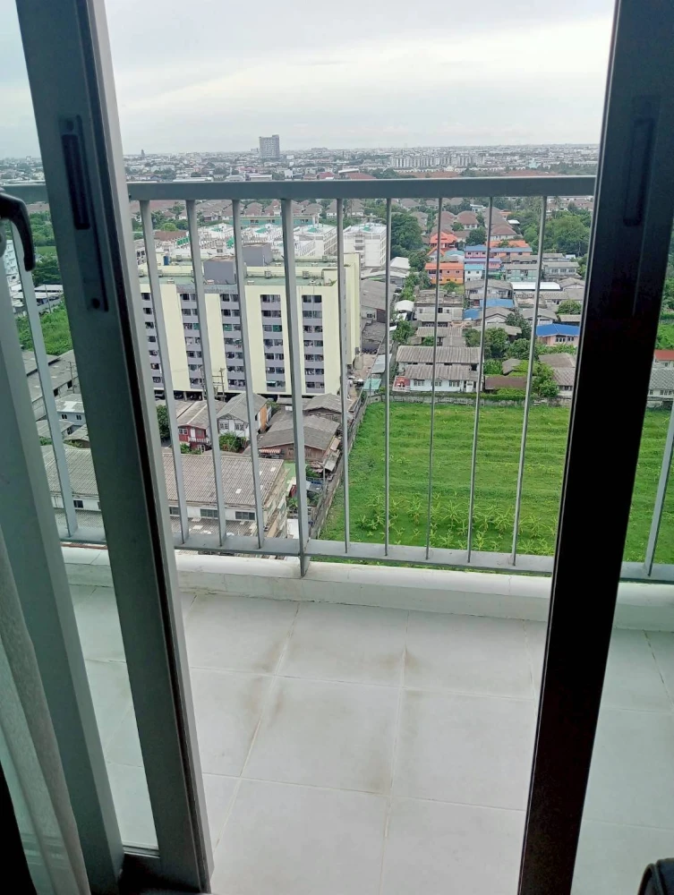 For rent: The Parkland Phetkasem, 1 bedroom, 1 bathroom, plenty of living space, fully furnished. Reserve now!