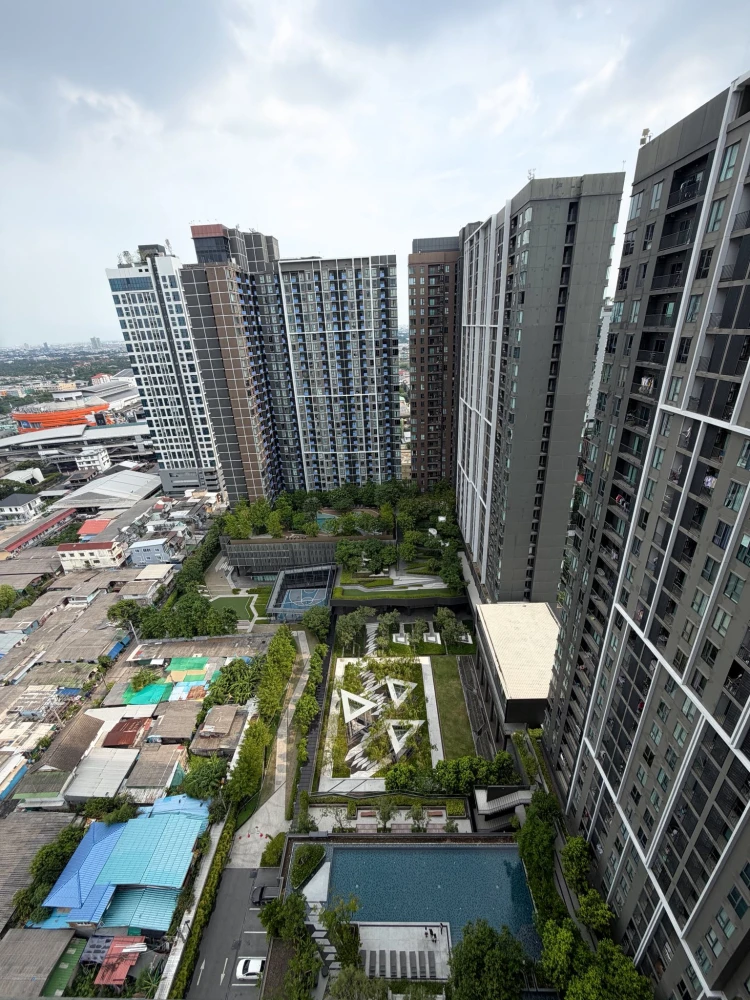 For rent: The Parkland Phetkasem 56, high floor unit, ready to move in, fully furnished. Book now!