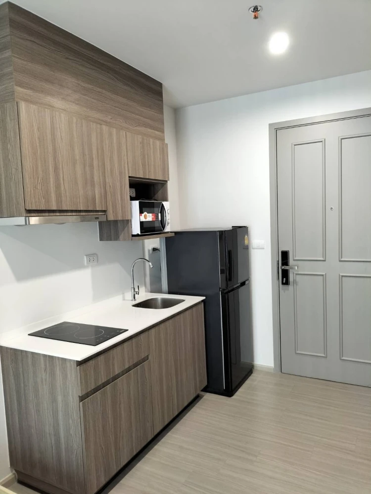 For rent: The Parkland Phetkasem 56. Nice room with beautiful, unblocked city views. Great location. Book now!
