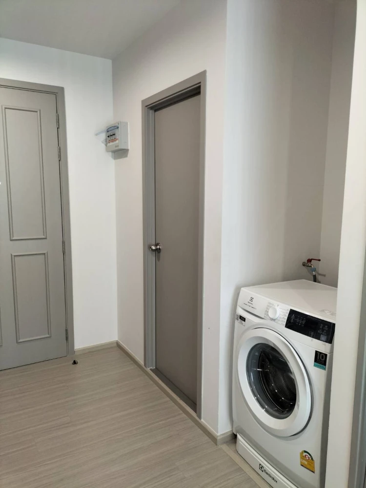 For rent: The Parkland Phetkasem 56. Nice room with beautiful, unblocked city views. Great location. Book now!